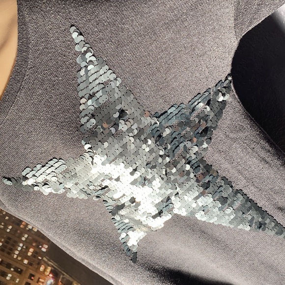 SEVEN7 - sweater: gray rayon / poly l/s w large silver sequin star - L - Picture 11 of 16